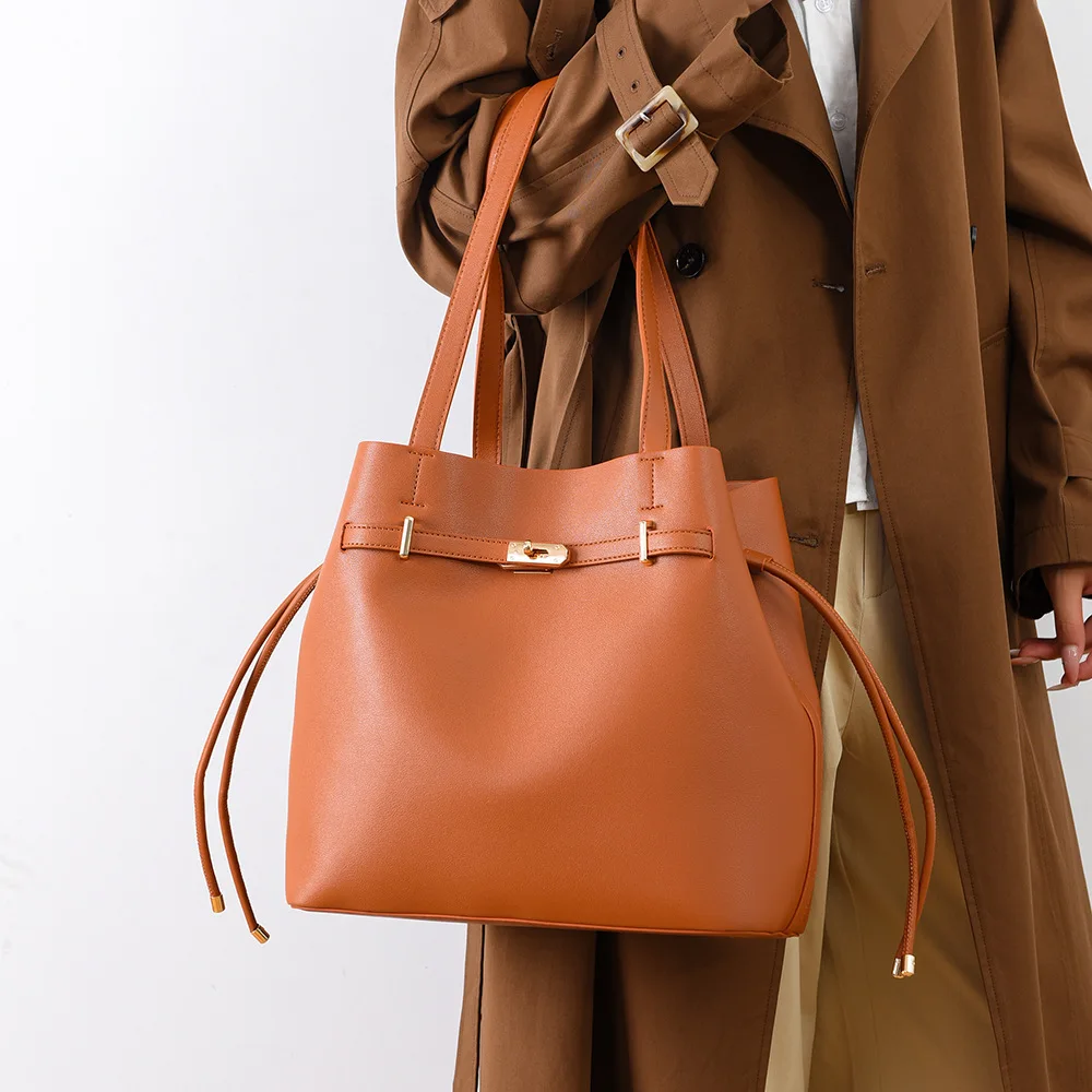 

2025 новая простая однотонная сумка, универсальная модная сумка через плечо, большая вместительная сумка-тоут