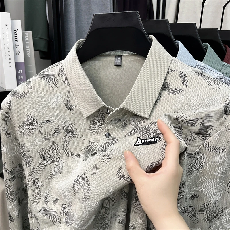 Herren-Polohemd mit abstraktem Blattmuster, langen Ärmeln, umgeschlagenem Kragen, atmungsaktivem, glattem Stoff, für den täglichen, lässigen Gebrauch. – Detail 3