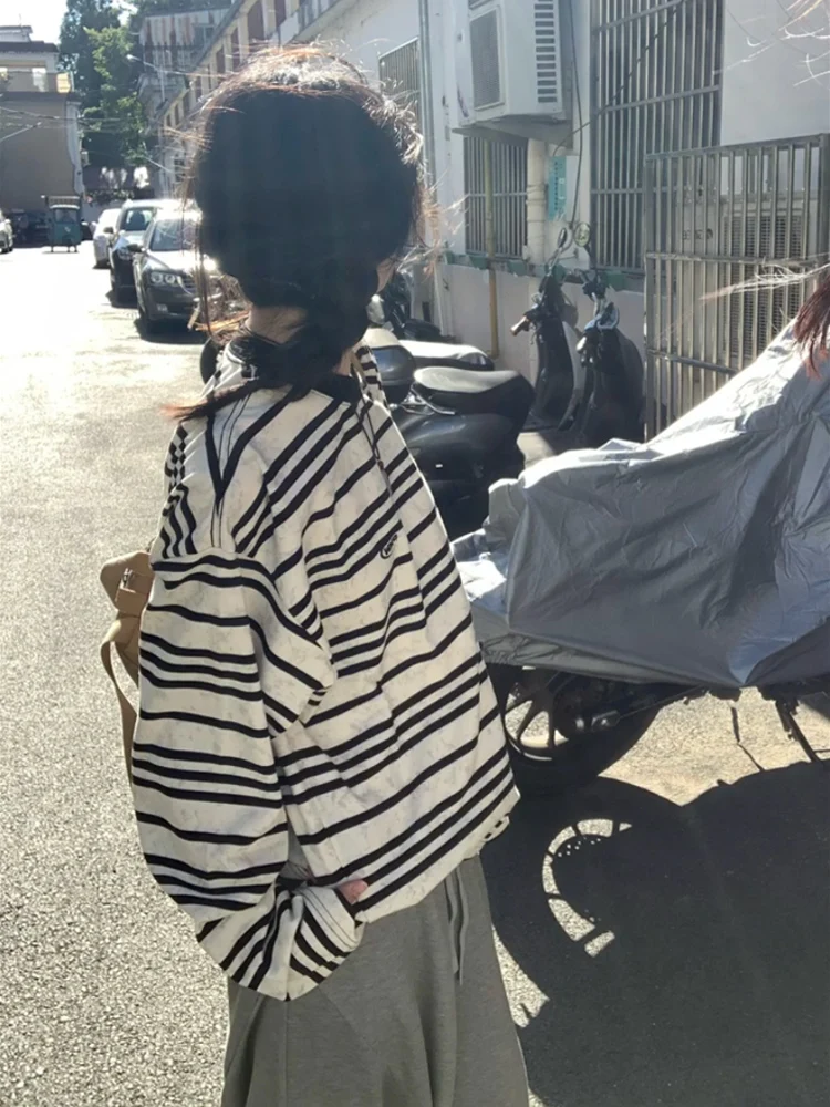 Retro American Tie Dye Long Sve T irt Frauen Casual Lazy Sle Lose Paar Tops Bla Weiß Streifen Aphic T