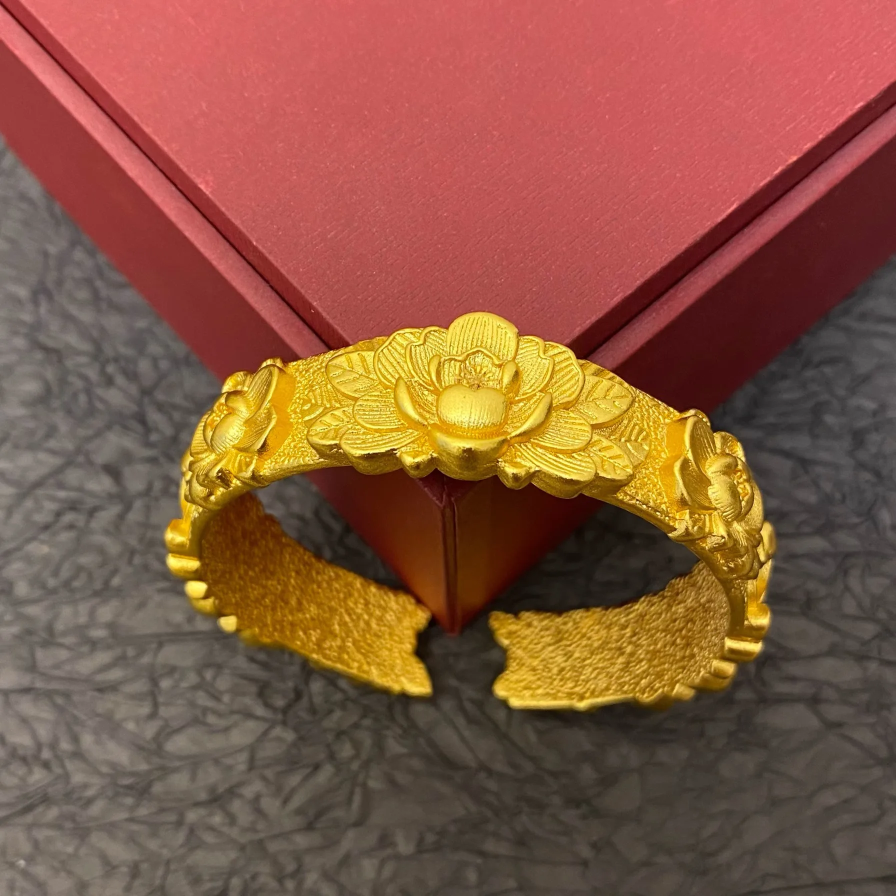 

Gold store 9999 24K real gold chiseled rich peony flower open bracelet palace style versatile jewelry