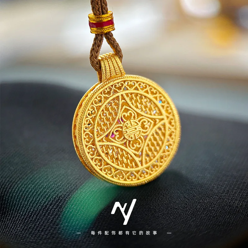 Light luxury niche high-end sense 9999 24K real gold point diamond four-leaf flower money compass long sweater chain pendant