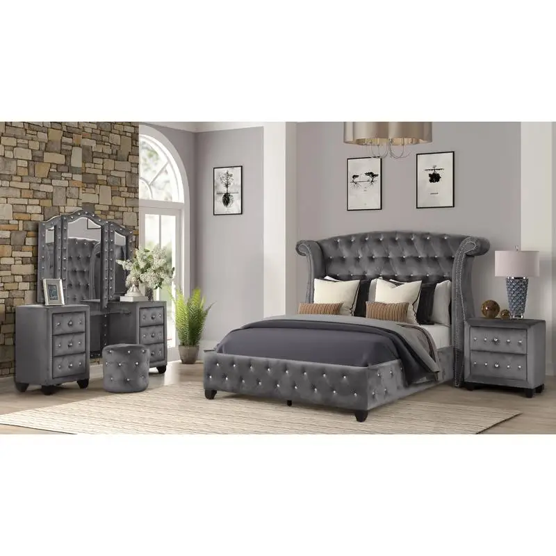 طقم غرفة نوم منجد باللون الرمادي مكون من 4 قطع، وأثاث خشبي