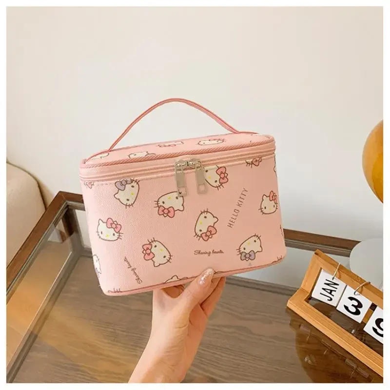 Tas Tote Kapasitas Besar Hello Kitty Baru 2025 Desain Cetak Lucu Organizer Perjalanan Portabel untuk Kosmetik Perlengkapan Mandi Penyimpanan Makeup