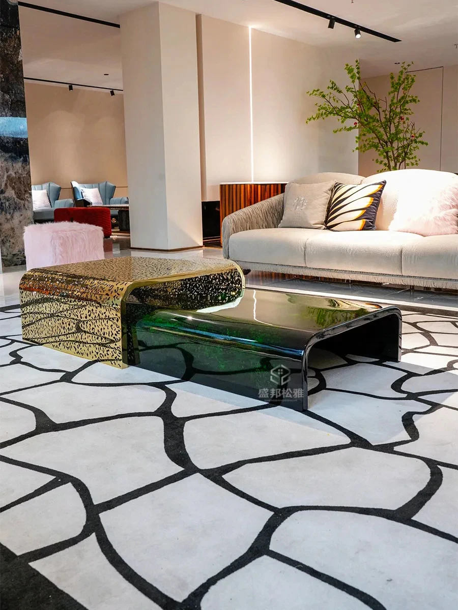 

Легкий роскошный журнальный столик, современный высококачественный итальянский квадратный гостиная, домашняя комбинированная вилла, металлический полый выдвижной дизайнерский столик