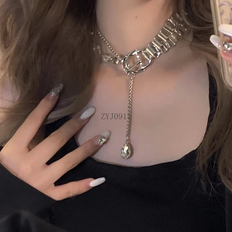 سلسلة الموضة الأوروبية والأمريكية الربط قلادة مهدب شخصية مبالغ فيها سلسلة الترقوة عالية الإحساس