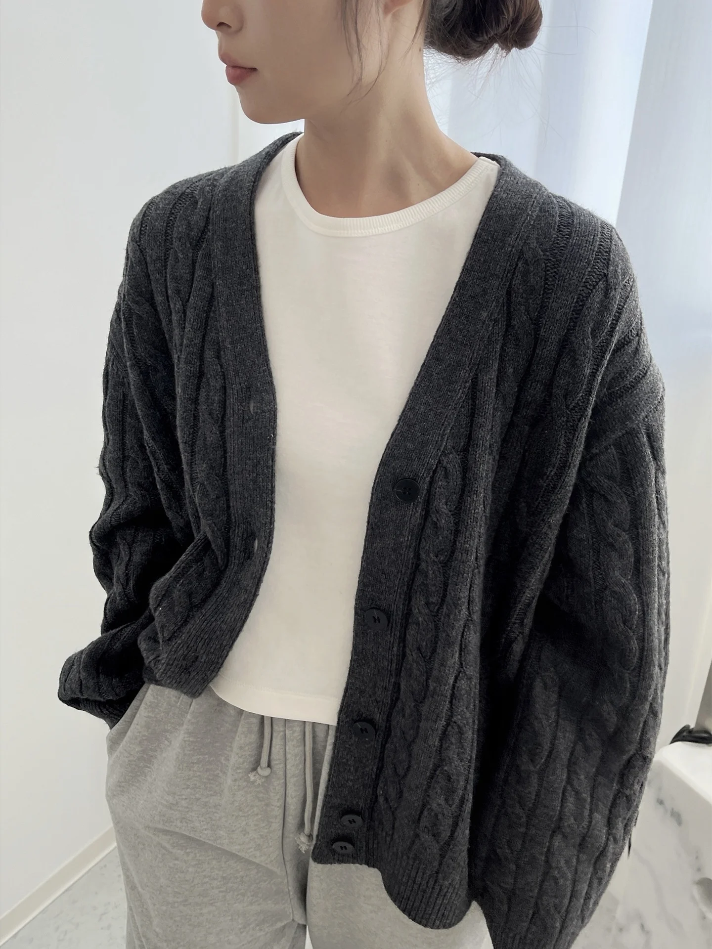 

Spring 2026 New Style Dongdaemun Retro Simple Twist Pure Color Slim Knitted Sweater Cardigan Korean Style Women's Fashion