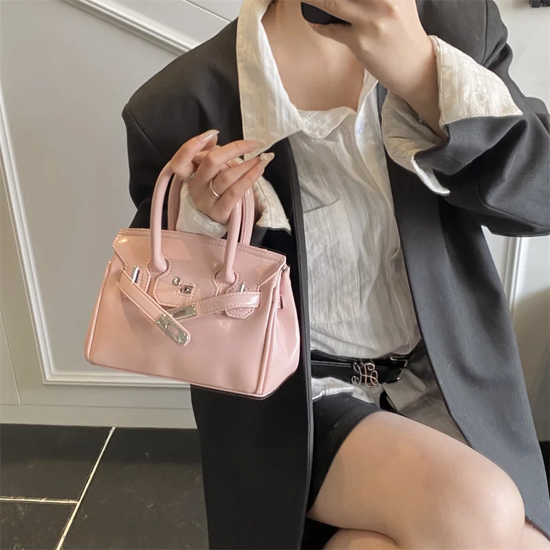 

Reversible Two-Tone Leather Tote - Dual Color Women Handbag With Hidden Pockets & Removable Shoulder Strap