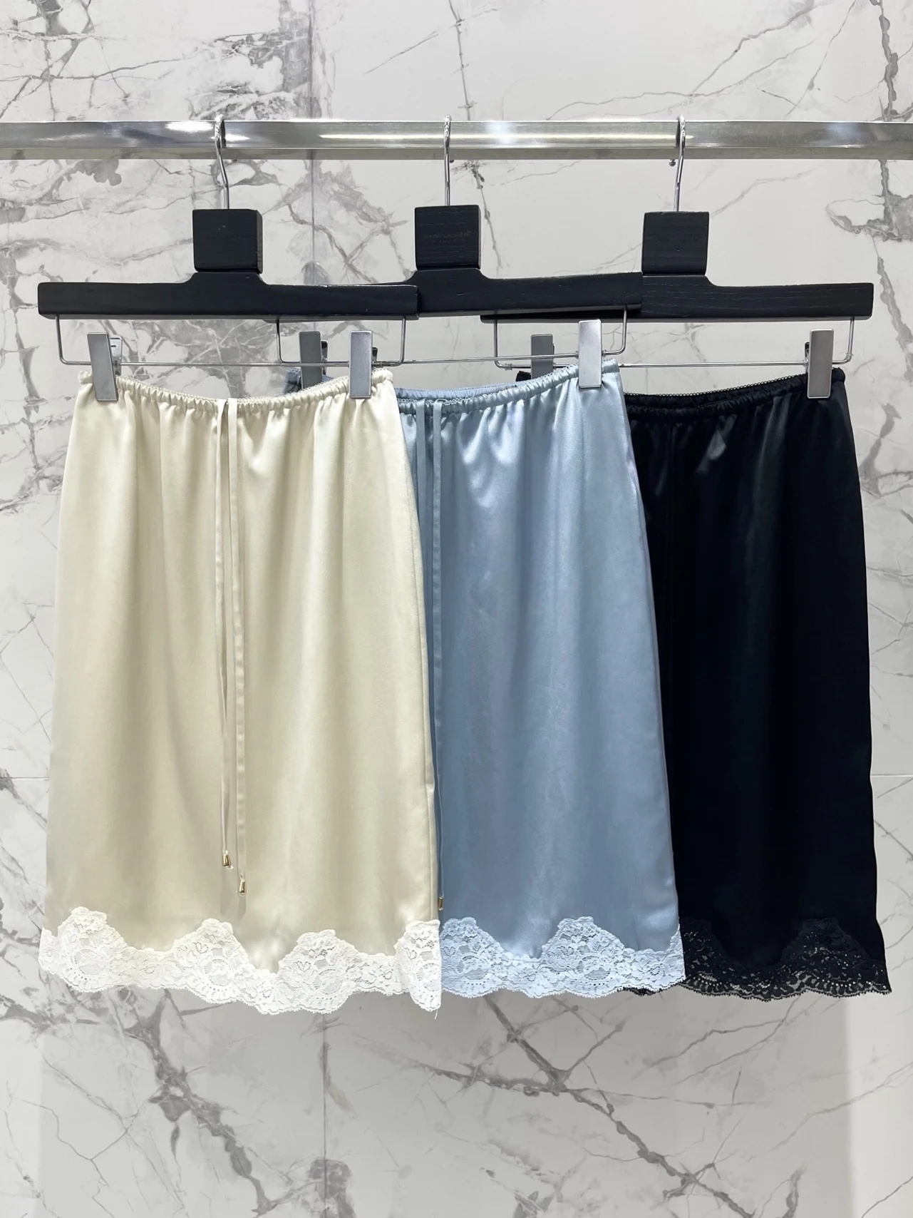 

Elegant Sweet Girl's Lace Splicing Half Skirt Elastic Waist Drawstring Slimming Versatile Fashionable A-Line Skirt