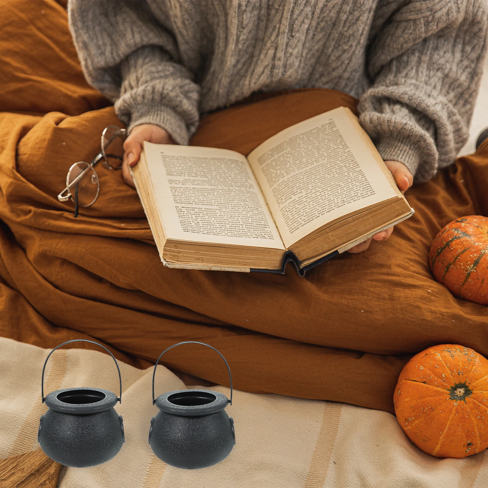 

12pcs Halloween Candy Bucket Kids Party Portable Plastic Treat Baskets Simple Design Witch Style Festival Decor Black Buckets