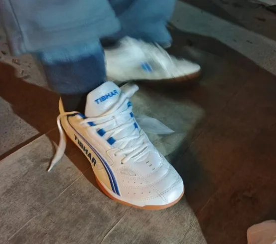 

Профессиональная обувь для настольного тенниса унисекс, дизайнерская обувь для тренировок в тренажерном зале, обувь для бадминтона, роскошная брендовая обувь для двора