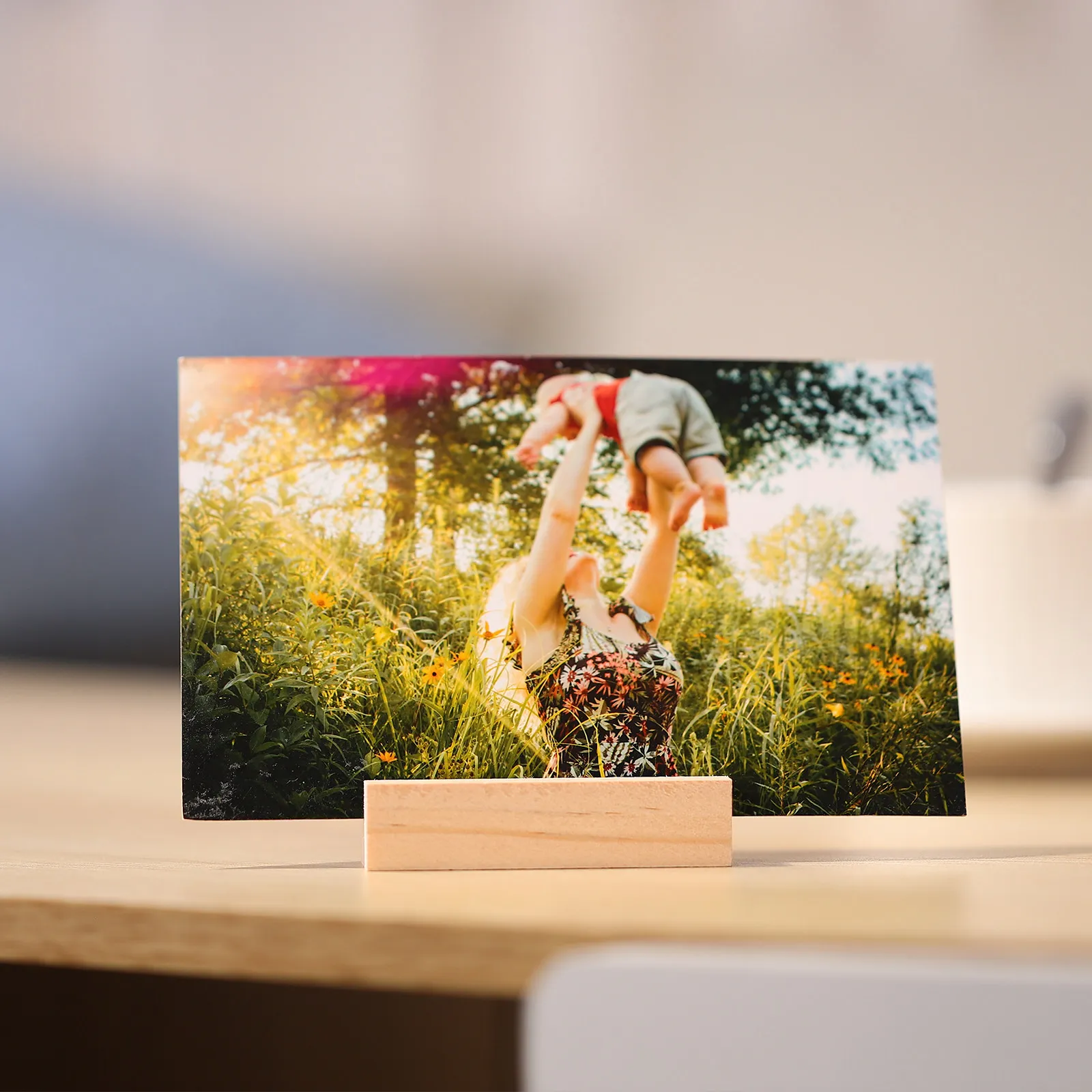 25pcs Wooden Card Holders Rectangular Photo Stand for Business Cards Table Numbers Office Home Restaurant