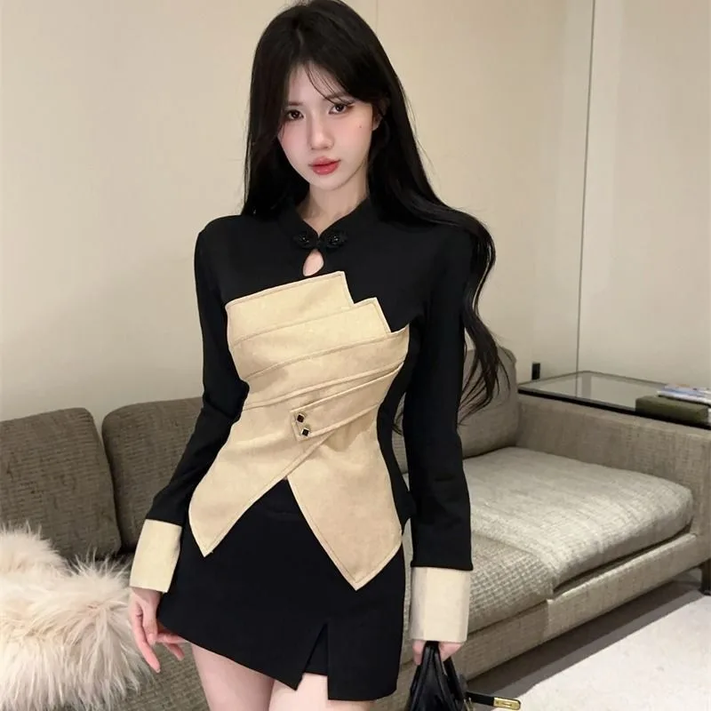 

Retro and Stylish Cut-out Color-blocking Slit Long-sleeved T-shirt Base Layer Fashionable Sexy Elegant Slimming Pullover Women