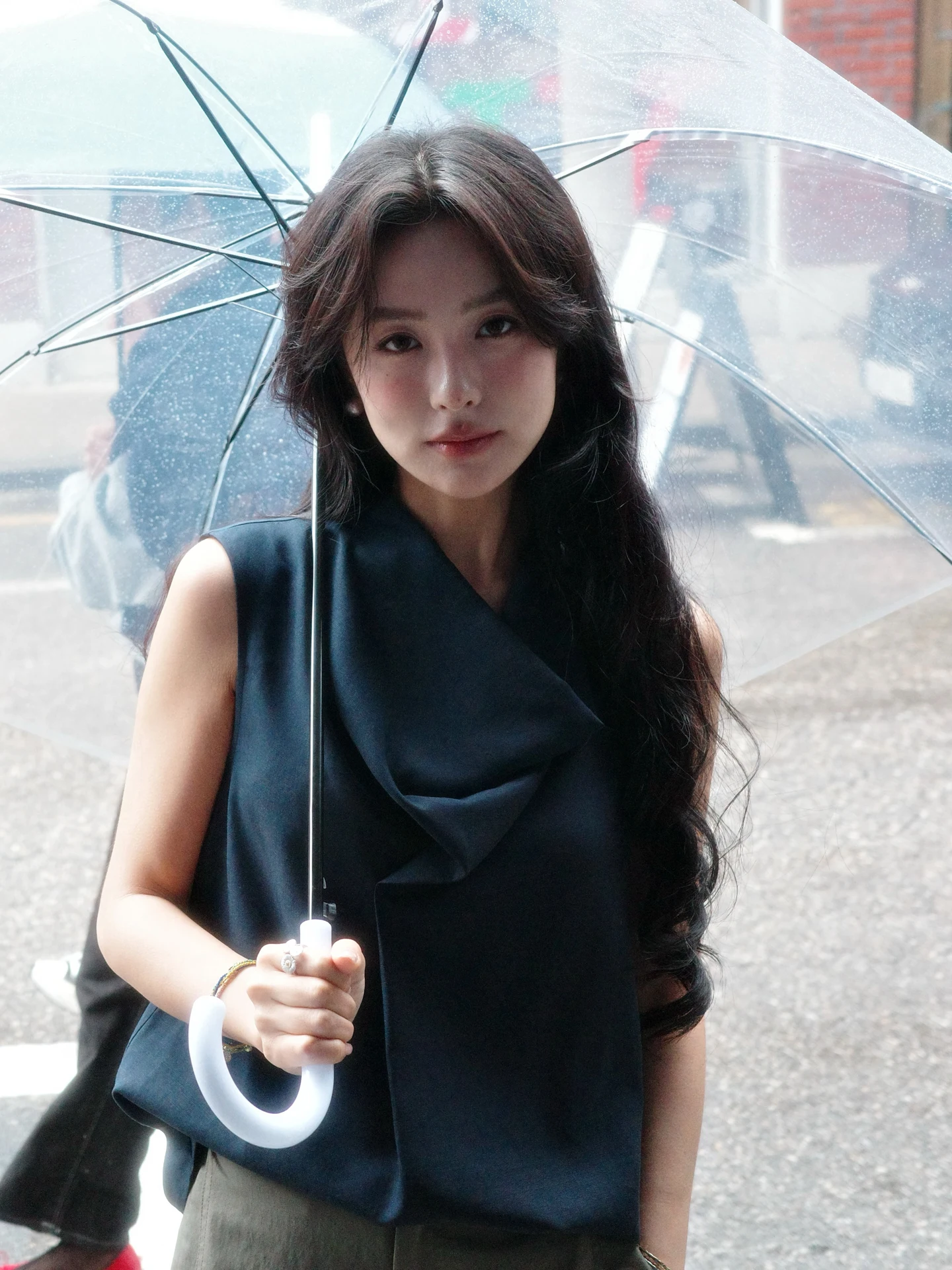 

EAR RAE nt Sensation Лето с открытыми плечами и поясом на талии, воздушный и маленький топ для поездок на работу