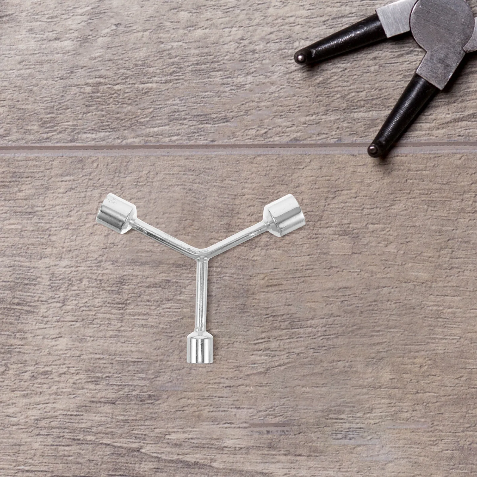 

Three-Prong Socket Triangle Manual Wrench Y Type 3 Way Tool for Pool Table Disassembly Tablecloth Replacement Repair Wrench