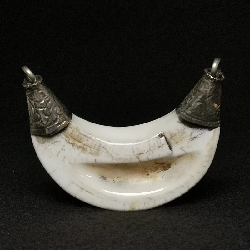 YIZHU CULTUER ART Size 5.8 × 4.5 cm Old Chinese Tibet Silver Inlay Conch Necklace Pendant Gift Collection