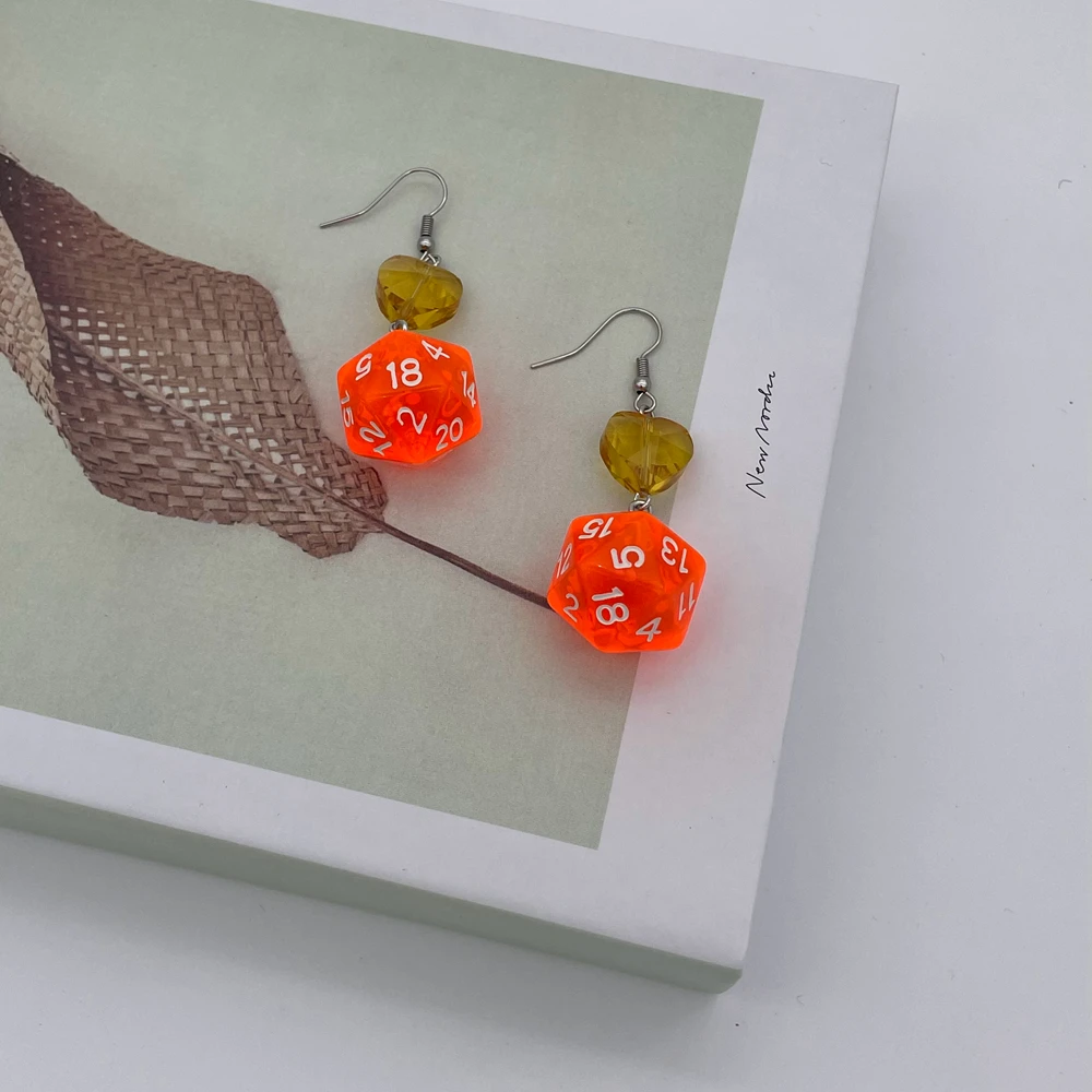 5 Colors DnD D20 Resin Dice Love Heart Drop Earrings for Women Y2K Vintage Dungeons and Dragons Game Long Dangle Earrings