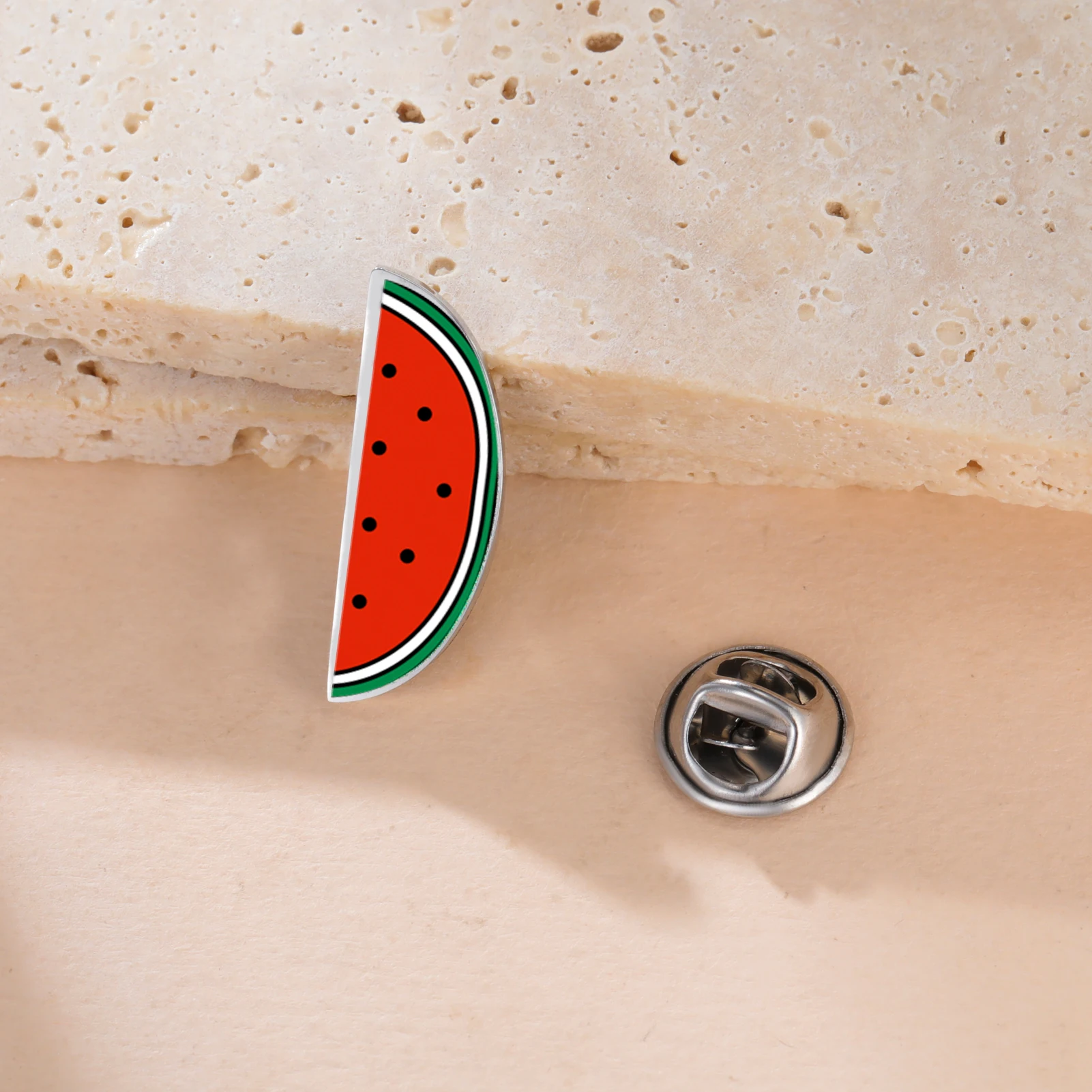 Edelstahl-Wassermelonen-Emaille-Pins in Rot und Grün, Anstecknadeln für Herren und Damen, Broschen, Abzeichen, Rucksack-Schmuck, Geschenk 2026, Großhandel