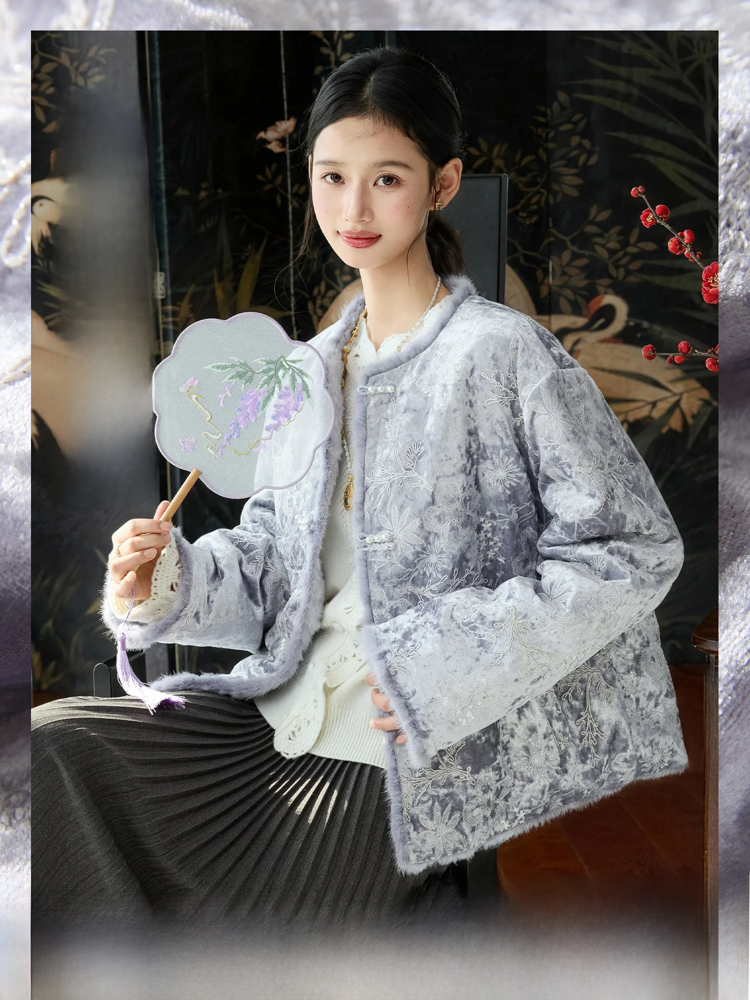 

Новое элегантное двустороннее пальто в китайском стиле из бархата для женщин, с тяжелой вышивкой, меховая куртка с круглым вырезом, на пуговицах, с длинными рукавами