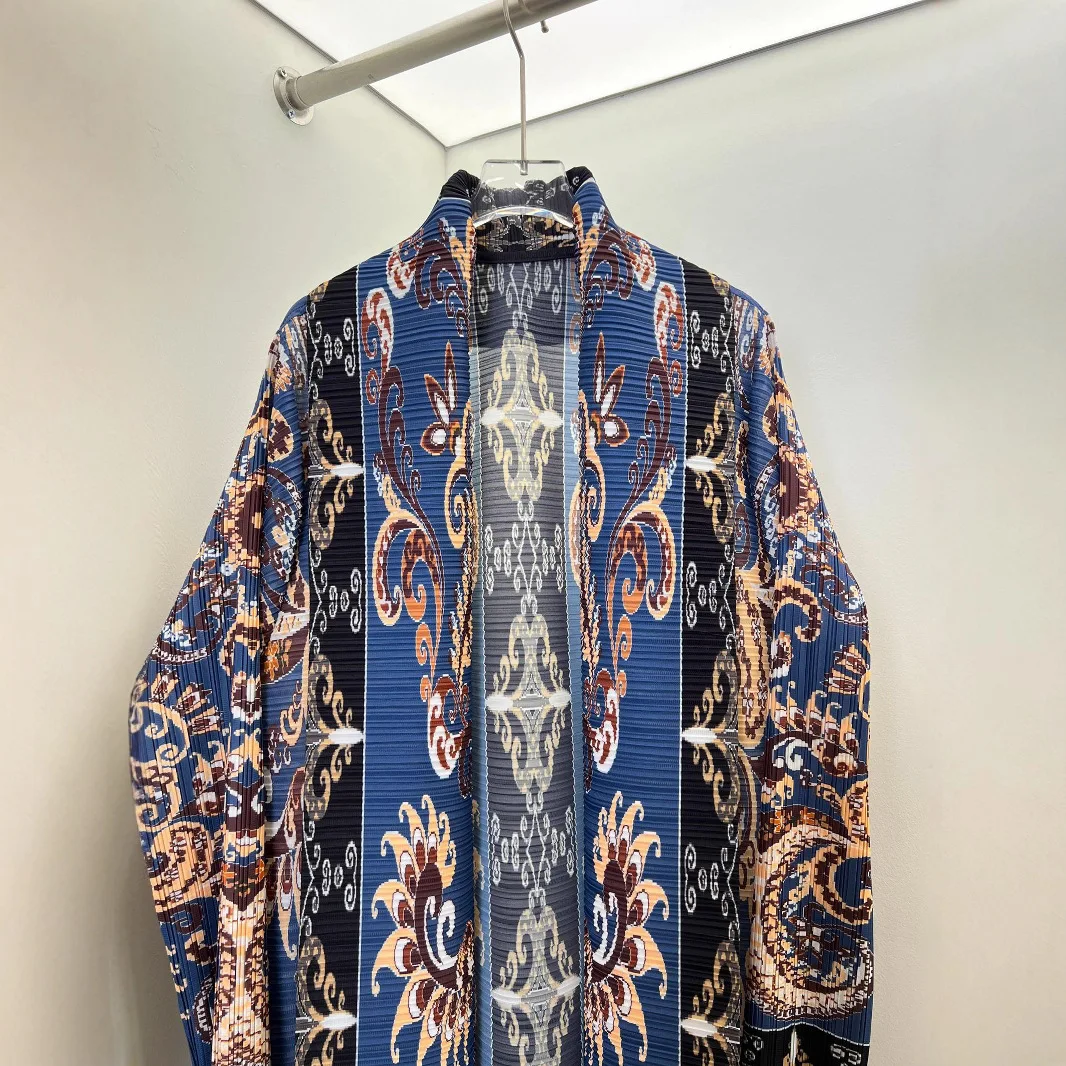 2025 New Simple High-end Fashion Spring and Summer Niche Design Sense Versatile Loose and Thin Long-sleeved Robe Jacket