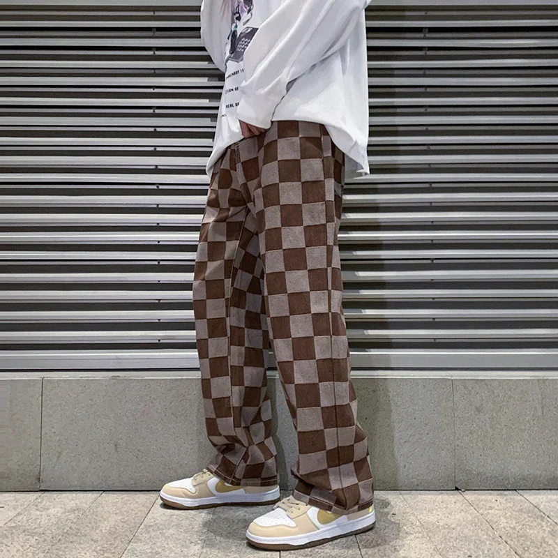 

2024 Spring New Men's Brown Check Print Baggy Jeans Korean Fashion Streetwear Denim Straight Pants Male Brand Trousers