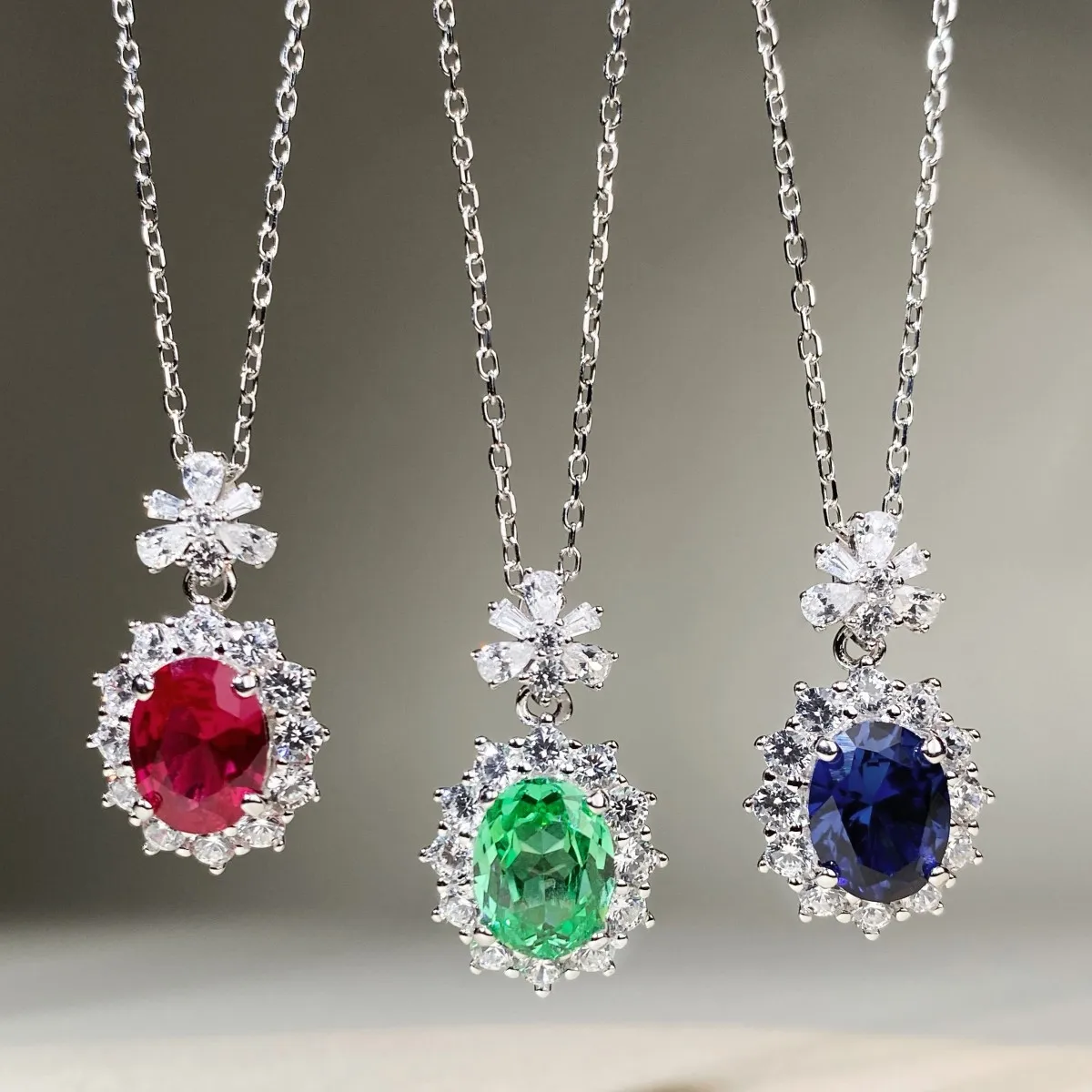 PT950 platinum necklace with zirconium collar - a luxurious gift for special occasions