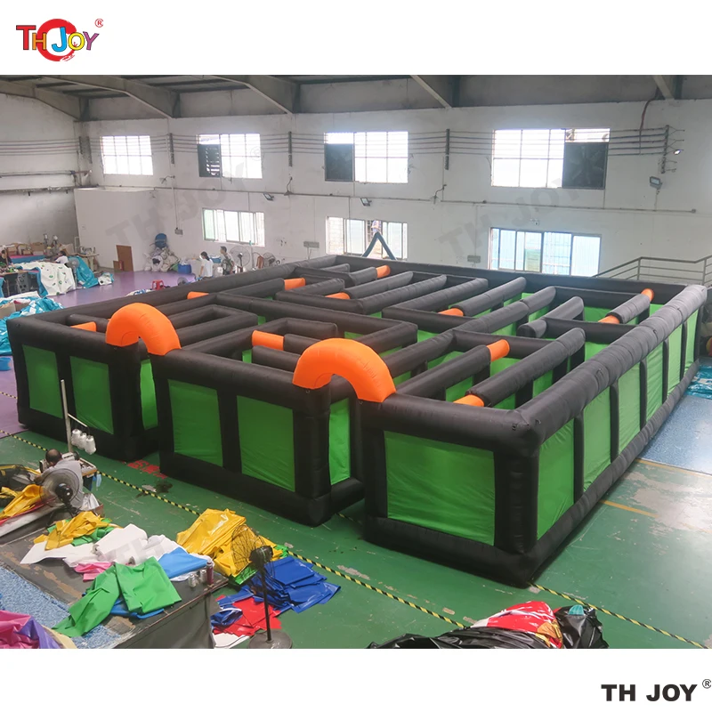 Laberinto inflable negro de 10x10m con cubierta, etiqueta láser, laberinto inflable para niños, juguetes