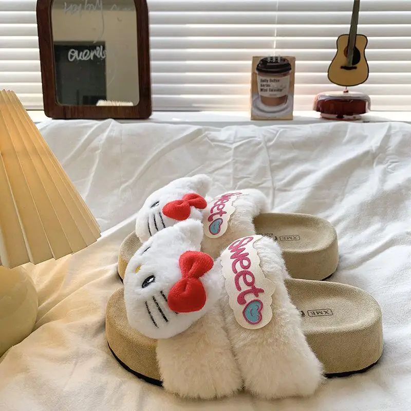 

Sanrio мультяшные меховые тапочки Hello Kitty, милые однотонные хлопковые тапочки для улицы, осенне-зимняя новая стильная обувь на толстой подошве