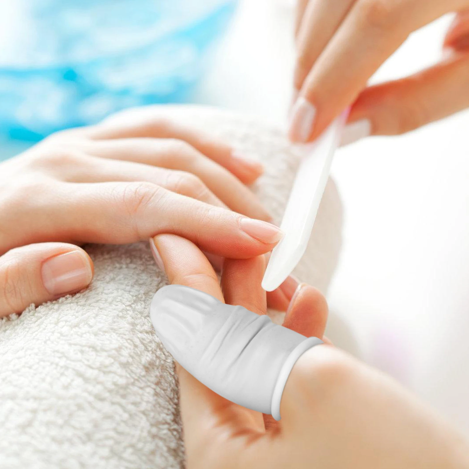 

550Pcs Latex Finger Protectors Flexible Medium Size for Nail Art Crafting Electronic Repair Fingertip Covers 350G