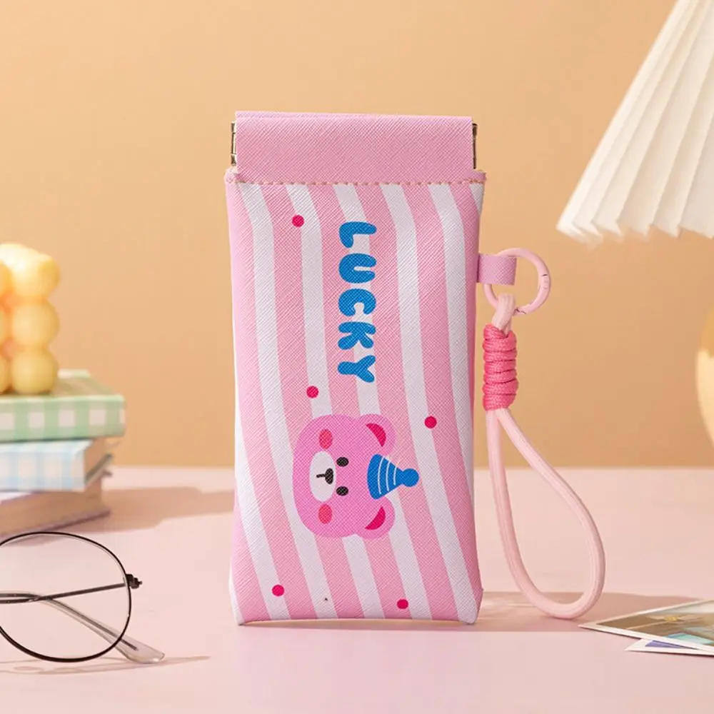 2 قطعة حقيبة نظارات جلدية PU كرتونية مقاومة للغبار ومقاومة للماء حقيبة تخزين النظارات ذاتية الإغلاق ناعمة مع حبل قصير