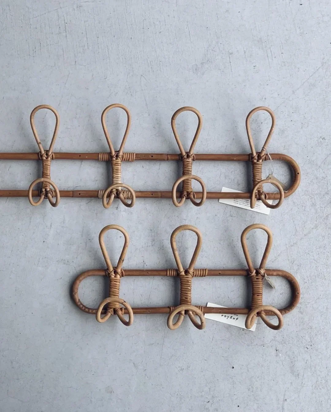 The product can be customized.Nordic style vintage natural handmade rattan long wall hook ins clothes wall hanger row