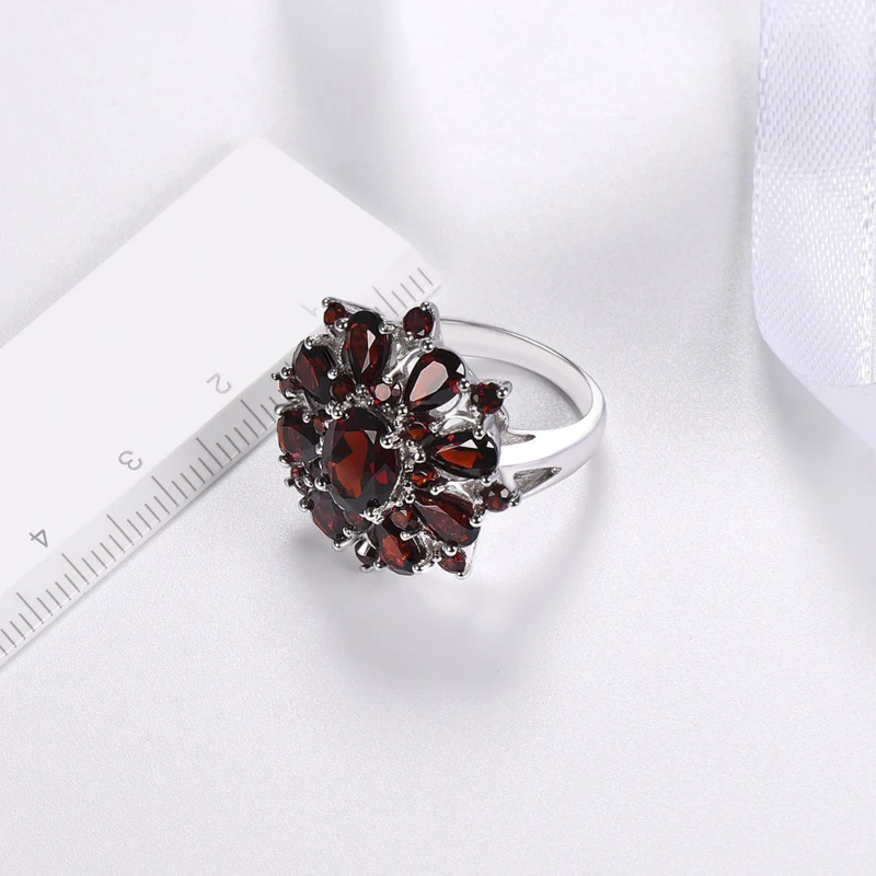 Anillo con incrustaciones de Color plateado para mujer, joyería clásica con forma de flor de circonita roja granate, gran oferta