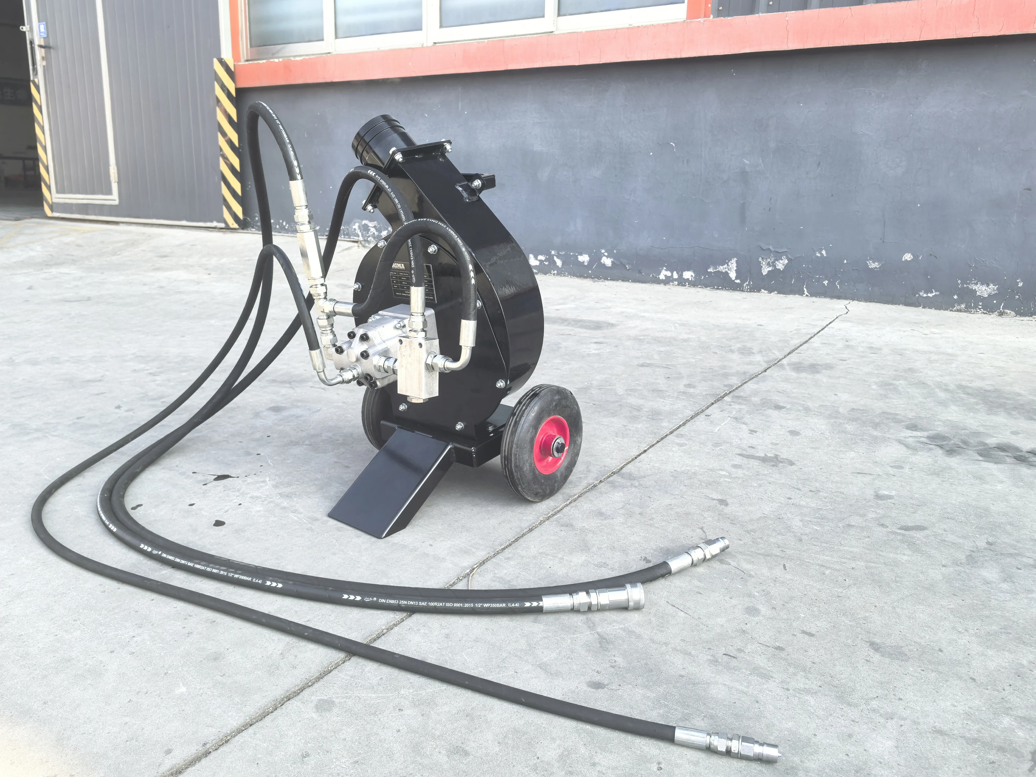 Mobile Sawdust Extractor  Nice choiice