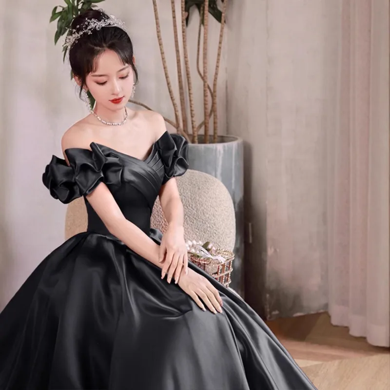 Abito da sera elegante e alla moda, abito da ospite di fascia alta, nuovo outfit da esibizione per pianoforte slim fit primaverile 2026 con spalline