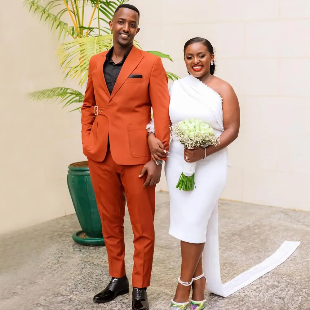 

Orange Men's Suit Buckled Belt Male Blazer Sets Party Tuxedos Jacket And Pants Peaked Lapel Wedding Groom Wear