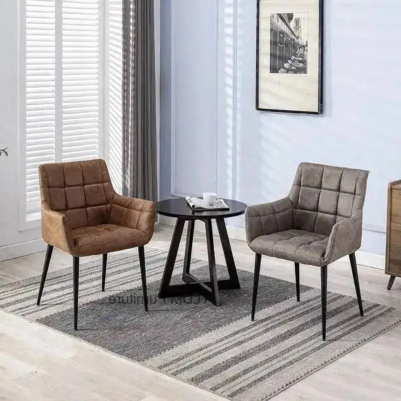 كراسي الطعام الفاخرة مسند الظهر الإبداعية مطعم الظهر كرسي غرفة الطعام أثاث المنزل ضوء فاخر الحديد مصمم نادي أريكة P