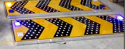 Best Selling Road Construction Inducing Traffic Solar Flashing Light  Sign Board