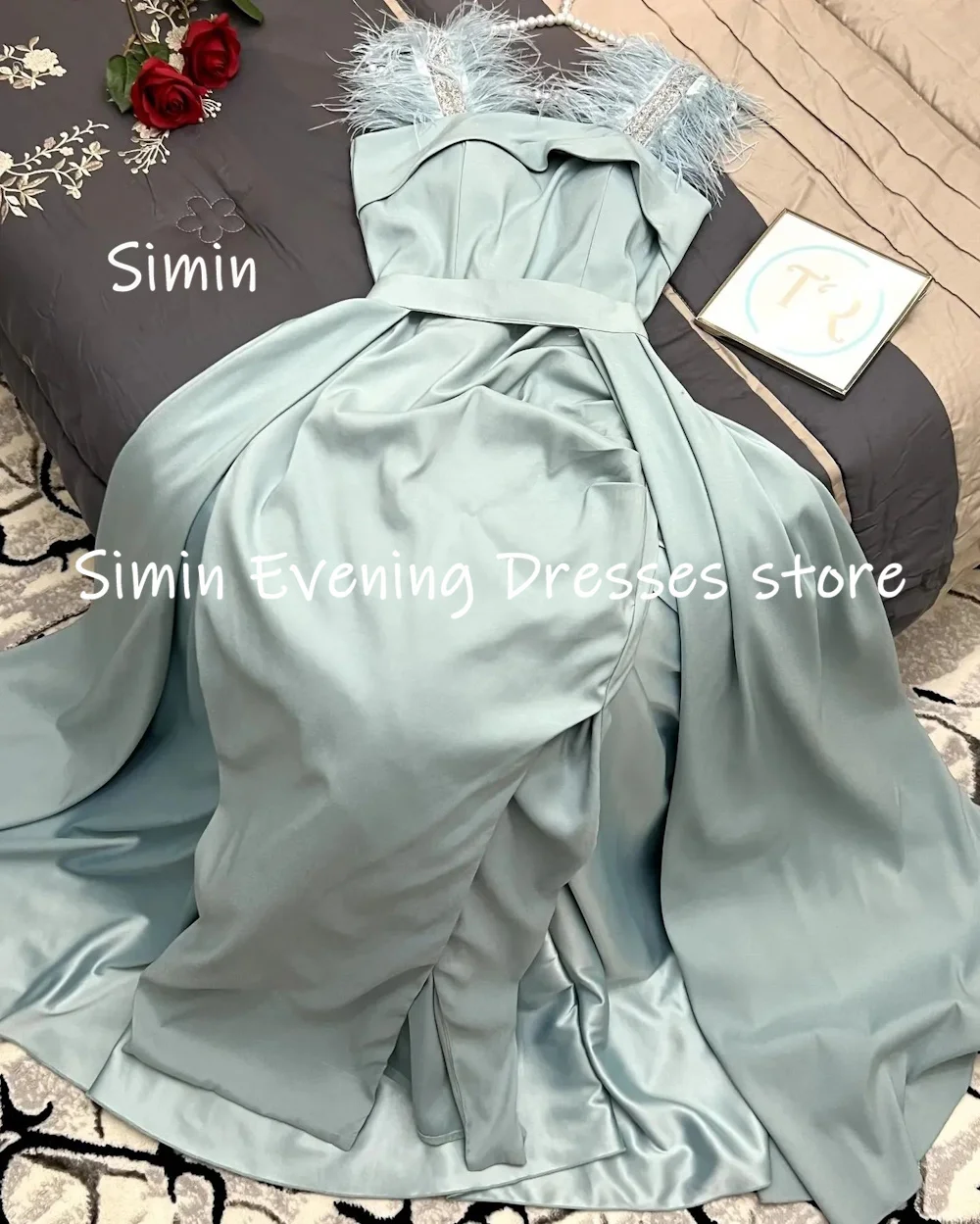 Simin-Satin حورية البحر فستان برقبة قارب مع ريش وكشكشة للنساء ، طول الأرض ، فستان رسمي للحفلات الراقصة ، فساتين حفلات سهرة أنيقة ، 2023