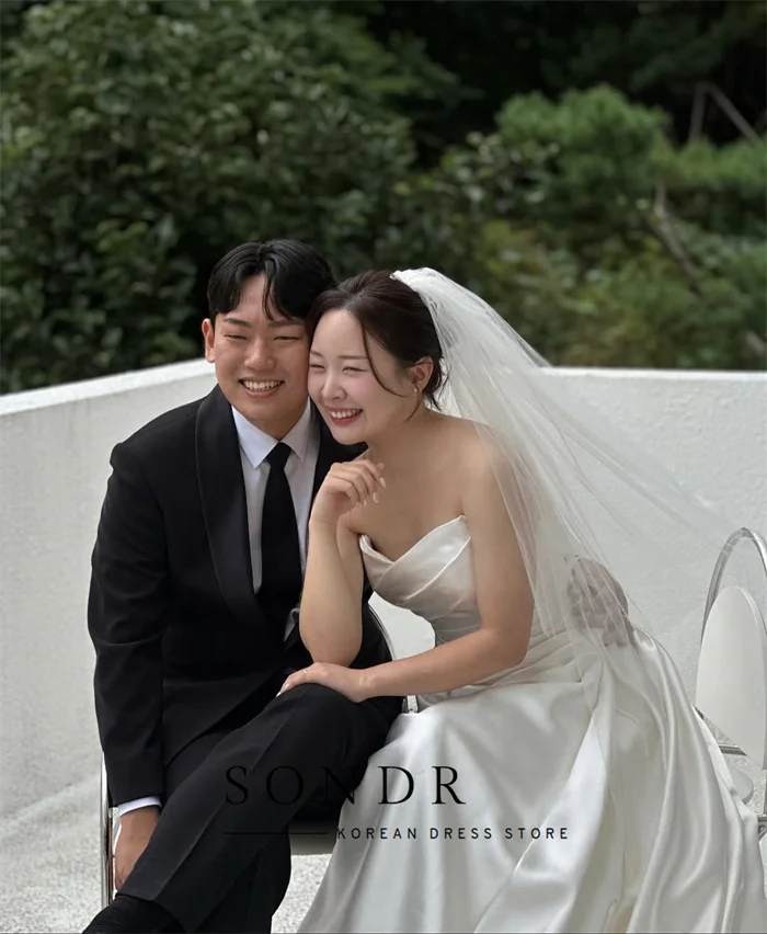 Sondr Simple Satin Korean Wedding Dresses Customized Strapless A Line Corset Back Bridal Photo Shoot Gown for Self-Wedding