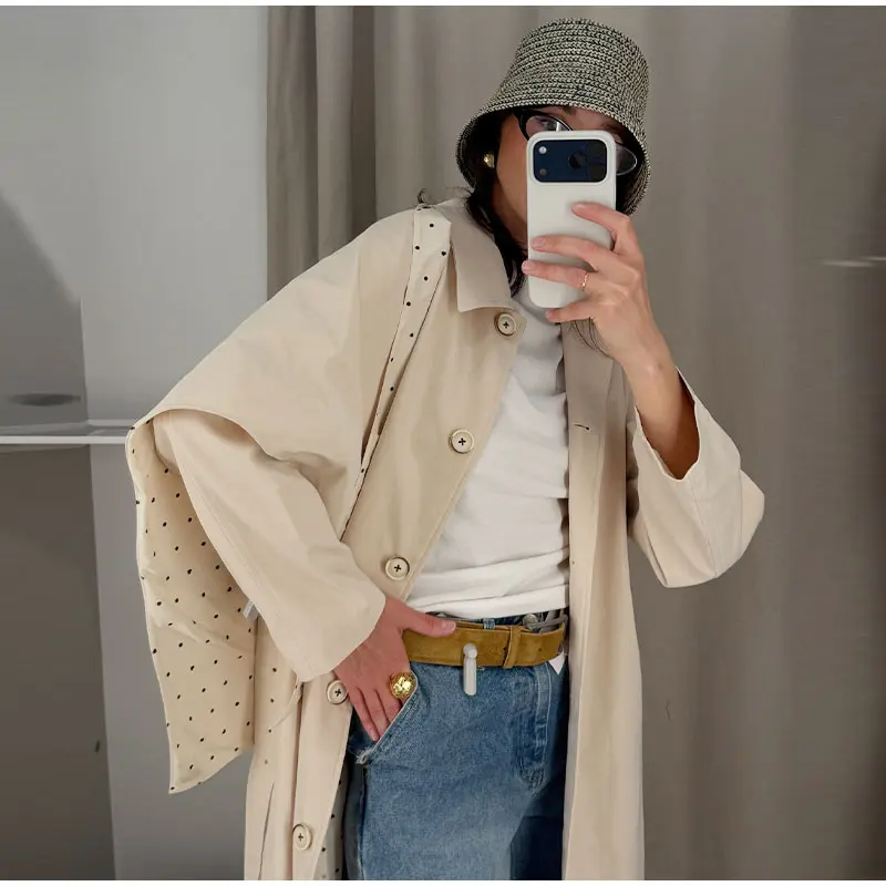 Solider Trenchcoat mit gepunktetem Futter, doppelseitiger Cape-Jacke mit Gürtel, tailliert, mit Knöpfen, Herbst 2026, Damenmode, Streetwear-Jacke – Detail 17