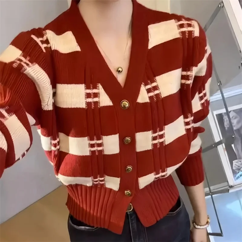 

Short Sweater Jacket Fashion Women's Knitted Sweater 2026 New Spring and Autumn Color Blocked Striped Knitted Cardigan Coat