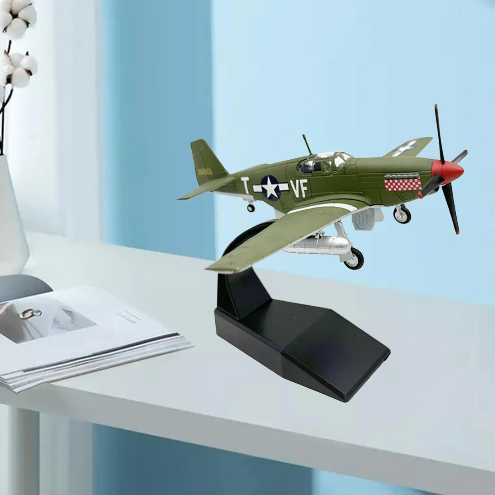 1/72 P51 Fighter Souvenir Collection Aircraft Ornament for Bedroom Bar Shelf