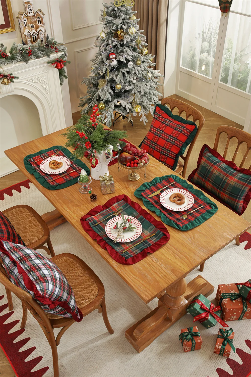 Set of 4/8/12 Christmas Plaid Placemats with Contrasting Ruffled Edges – Perfect for Christmas and Winter Parties
