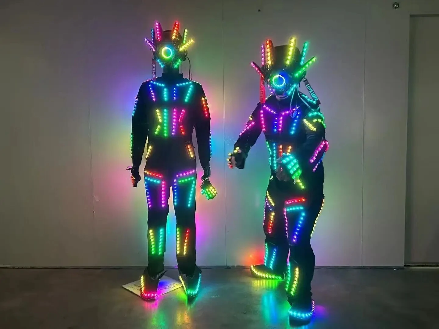 LED Lighting Up Robot Suit Full Color Smart Pixels Costume Christmas Celebration Stage Performance Clothing Nightclub Men Women