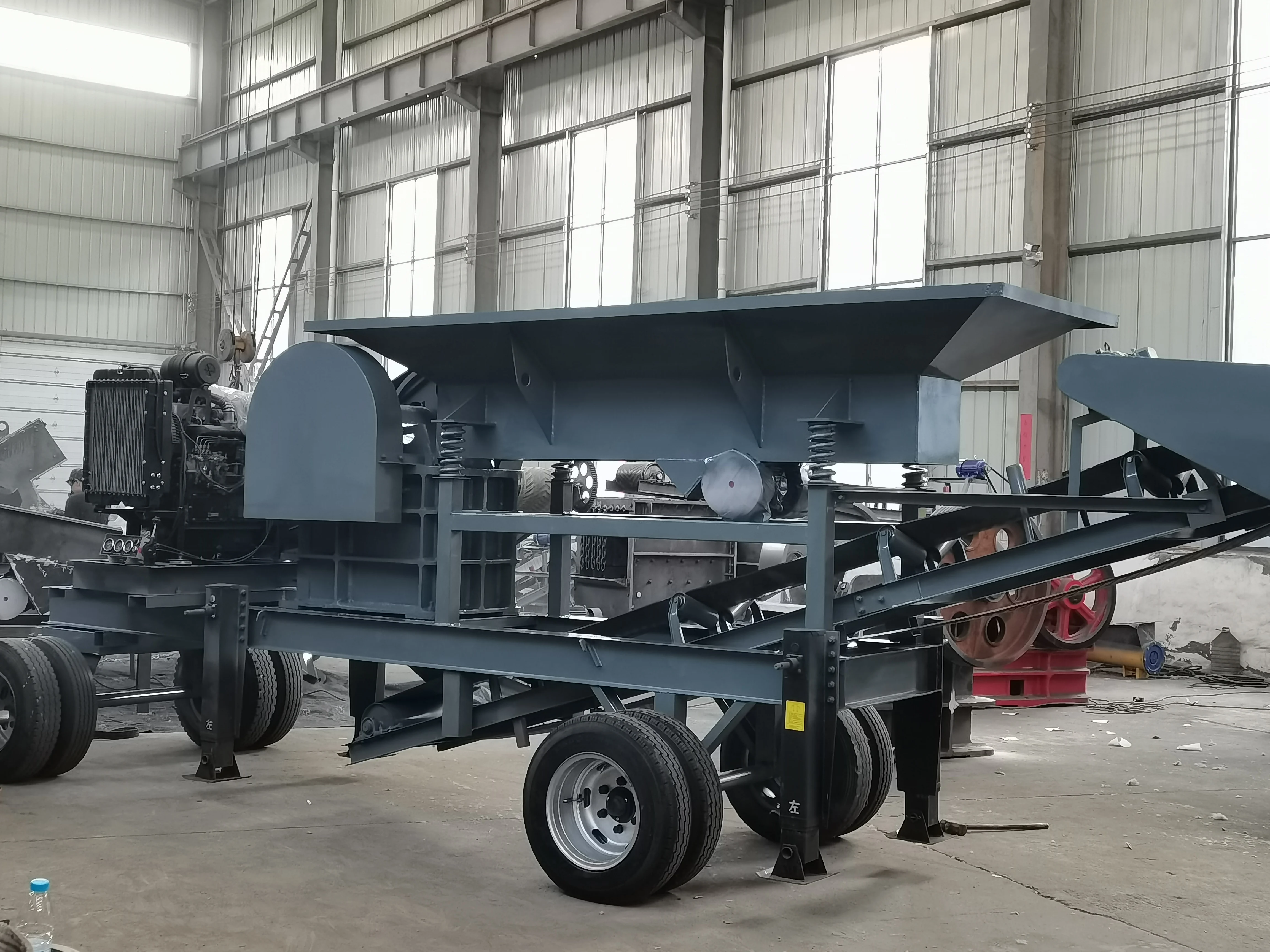 YG Portable Mobile Diesel Engine Stone Rock Jaw Crusher with Crushing and Screen Station Plant Featuring Core Motor Component