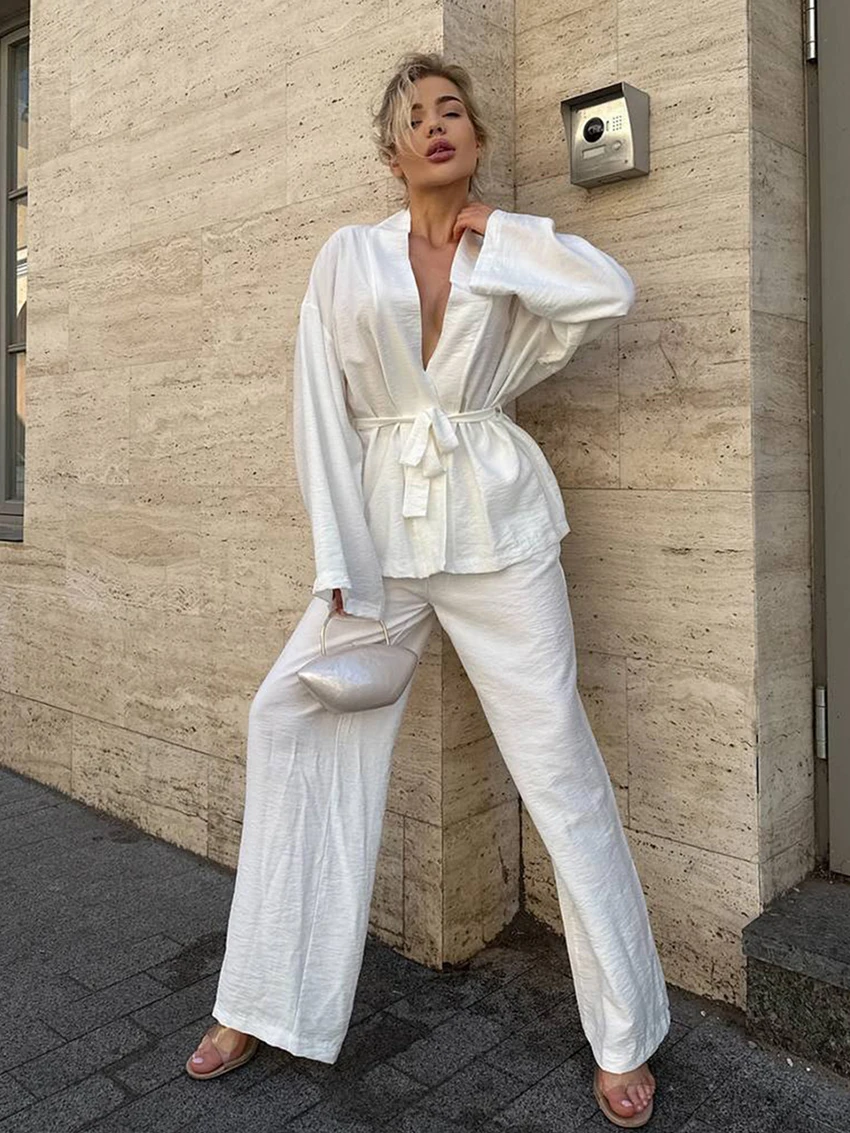 

Marthaqiqi Winter Ladies Nightgowns Set Sexy V-Neck Sleepwear Long Sleeve Robe Lace Up Pajama Pants Causal Female Nightwear Suit