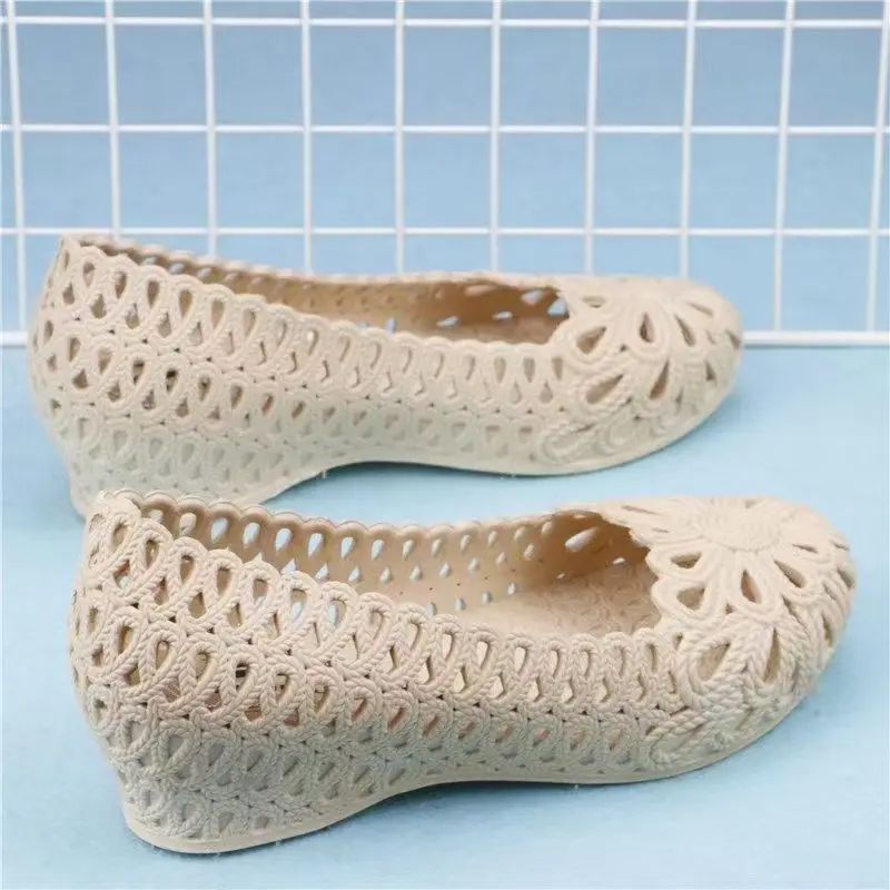 Damskie nowe letnie buty na koturnie Nude buty miękka podeszwa antypoślizgowe Baotou Hollow Out Slip-On sandały plażowe sandały dla mamy