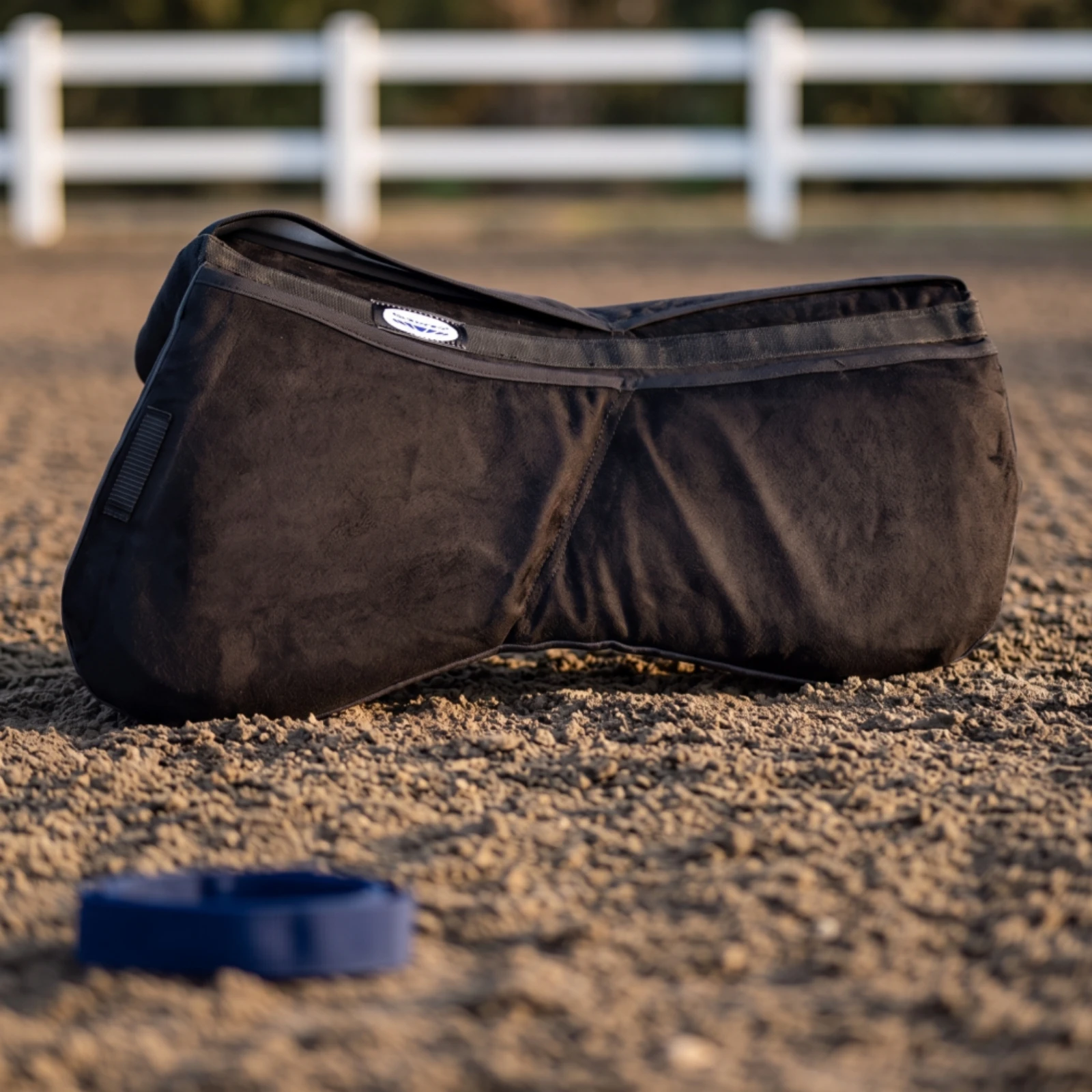 contoured-saddle-pad-high-elastic-contour-saddle-pad-tack-less-slippage-supportive-for-equestrians-horse-riding