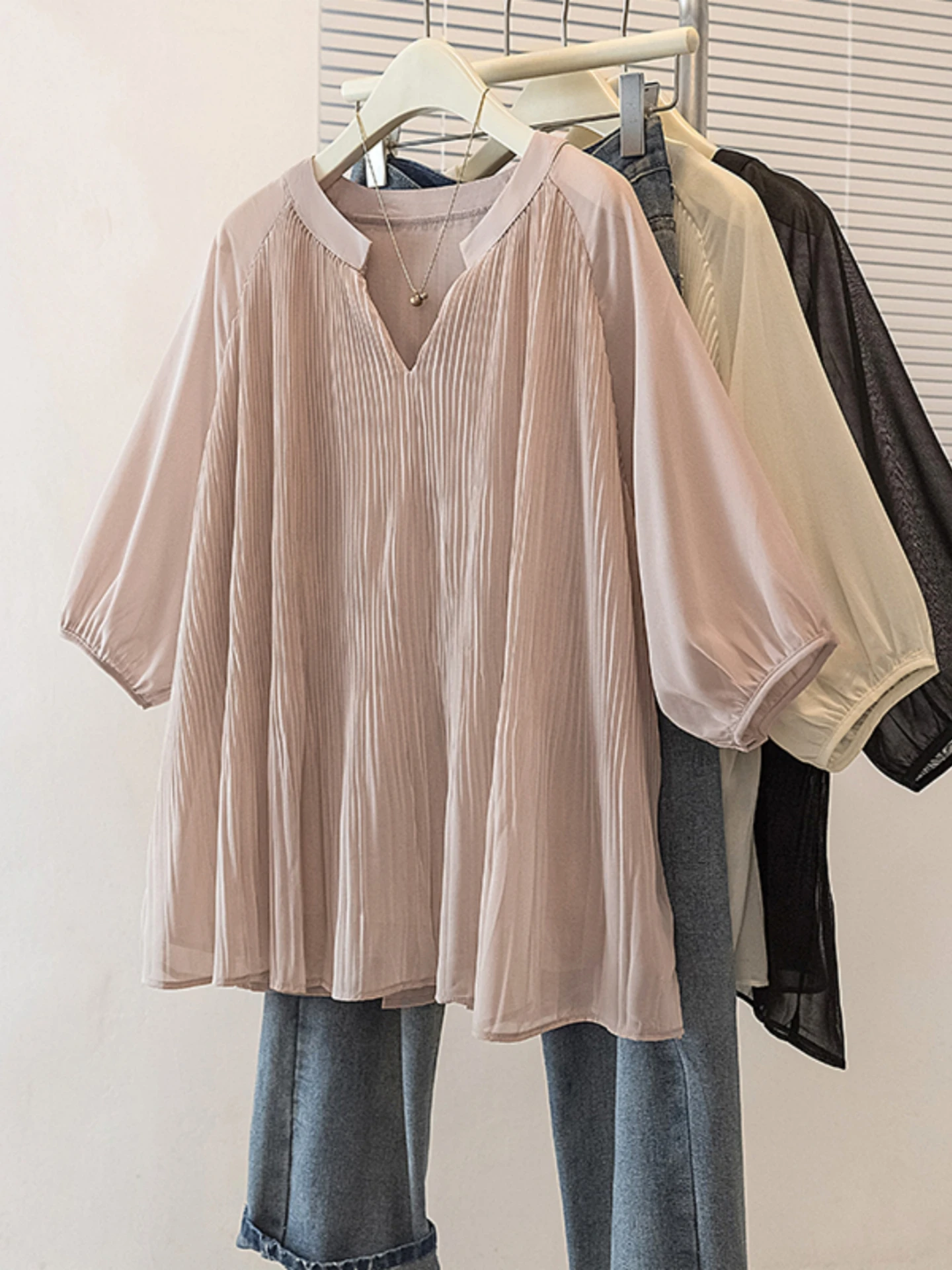 Slimming Design V-Neck Half Sleeve Chiffon Top Women Summer 2026 plus Size Flared Base Shirt Commute Style Regular Length