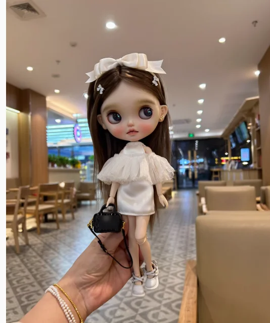 

2025 1pcs lady style Blythe Landoudou White satin dress white (Fit for azone,Pullip,Ob222426, Licca)