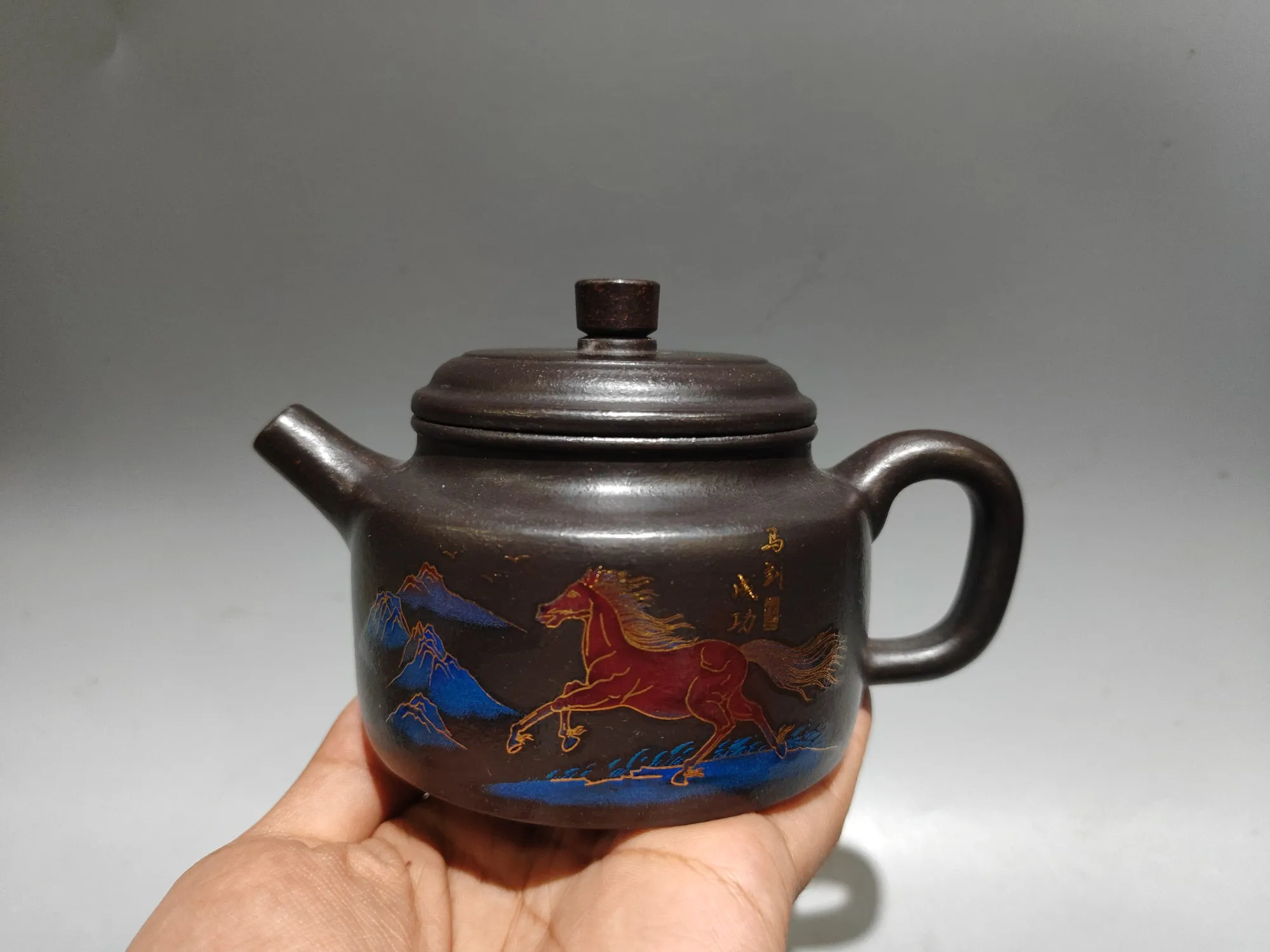 

Антикварная коллекция, меняющая цвет горшок De Zhong, оригинальная руда, старый фиолетовый глиняный фиолетовый песочный горшок.